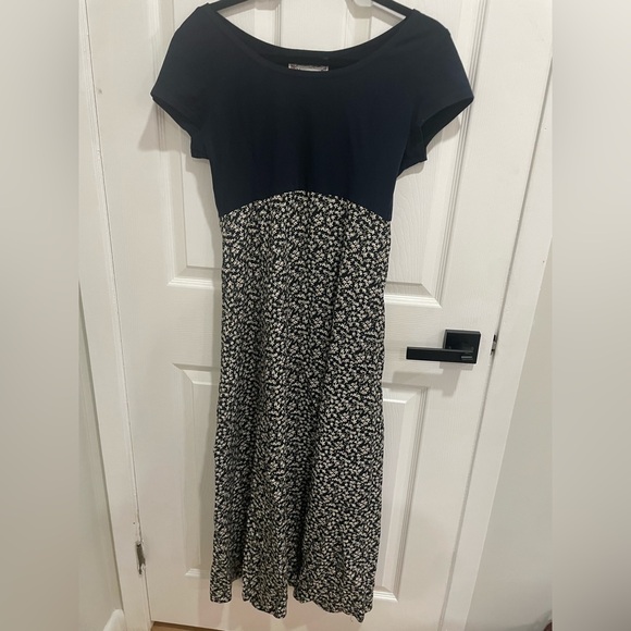 jonathan martin Dresses & Skirts - Navy blue and floral skirt dress size 6 Jonathan Martin